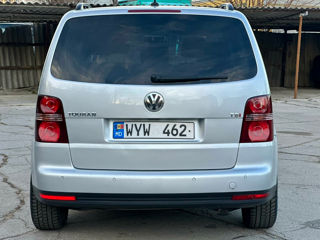 Volkswagen Touran foto 6