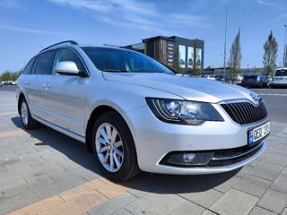 Skoda Superb foto 2