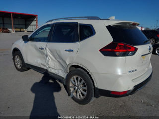 Nissan Rogue foto 4