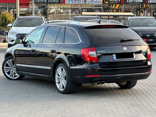 Skoda Superb foto 3