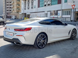 BMW 8 Series foto 3