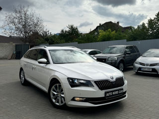 Skoda Superb foto 2