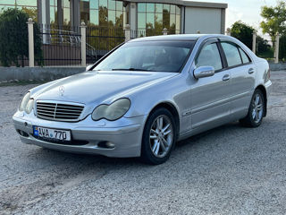 Mercedes C-Class foto 4