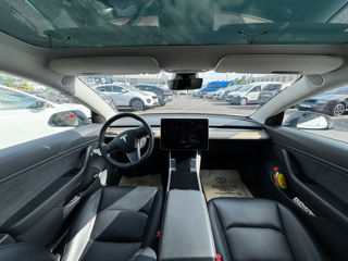 Tesla Model 3 foto 7