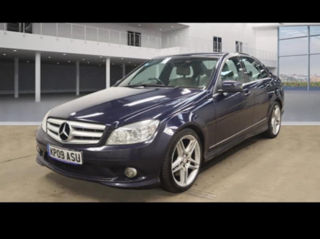 Mercedes C-Class foto 2