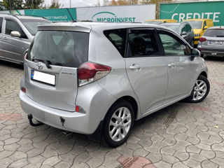 Toyota Verso-S foto 4