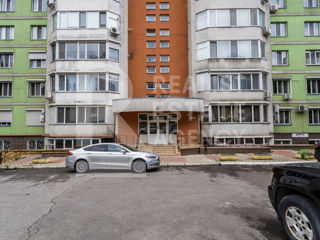 2-х комнатная квартира, 71 м², Центр, Кишинёв