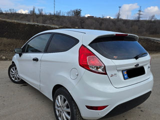 Ford Fiesta foto 4