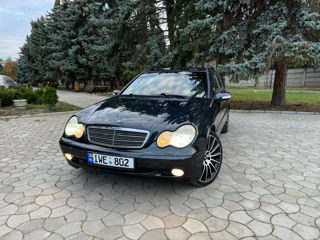 Mercedes C-Class foto 4