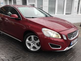 Volvo S60 foto 1