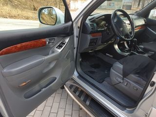 Toyota Land Cruiser Prado foto 3