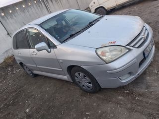 Suzuki Liana foto 5