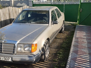 Mercedes Series (W124) foto 2