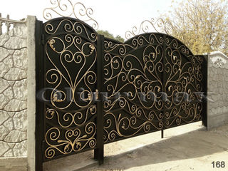 Balustrade, porți, gratii,  garduri, copertine,uși metalice și alte confecții din fier. foto 4