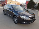 Skoda Superb foto 2