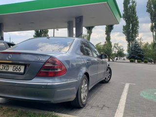 Mercedes E-Class foto 2