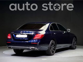 Mercedes E-Class foto 2