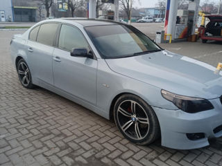 BMW 5 Series foto 3