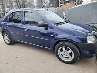 Dacia Logan foto 2