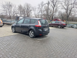 Renault Grand Scenic foto 2