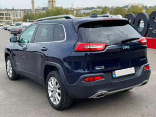 Jeep Cherokee foto 7