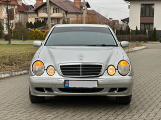 Mercedes E-Class foto 2