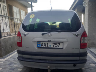 Opel Zafira foto 2