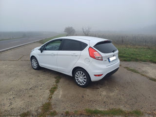 Ford Fiesta foto 4