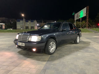 Mercedes Series (W124) foto 2