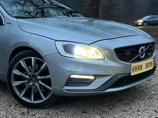 Volvo V60 foto 2