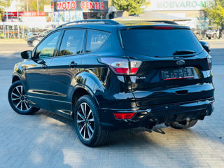 Ford Kuga foto 2