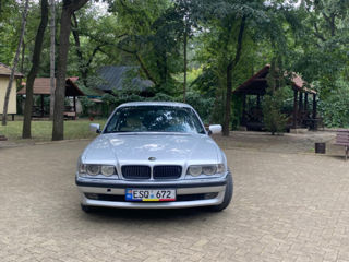 BMW 7 Series foto 3