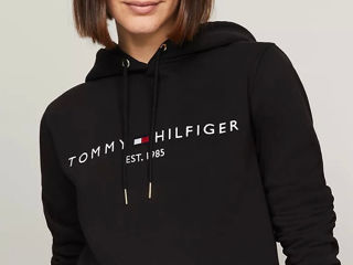 Costum Tommy Hilfiger foto 2