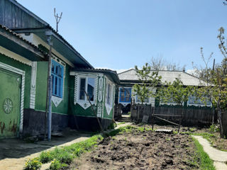 Vând casă în raionul Călărași, satul Rădeni în centrul.