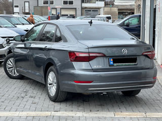 Volkswagen Jetta foto 5