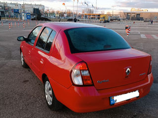 Renault Clio Symbol foto 4