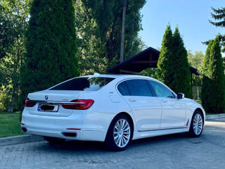 BMW 7 Series foto 2