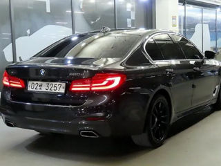 BMW 5 Series foto 2