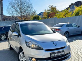 Renault Grand Scenic foto 2