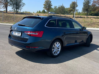 Skoda Superb foto 3