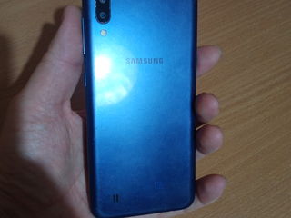 Samsung Galaxy M10 foto 2