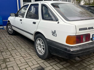 Ford Sierra foto 2