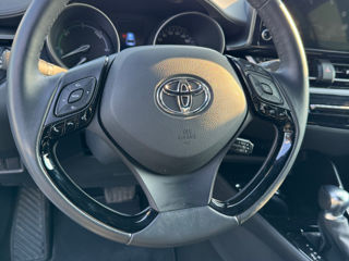 Toyota C-HR foto 4