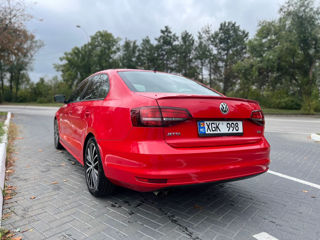 Volkswagen Jetta foto 2