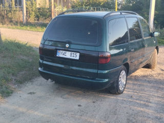 Volkswagen Sharan foto 2