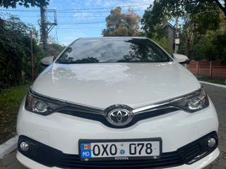 Toyota Auris foto 1