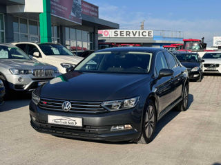 Volkswagen Passat foto 1