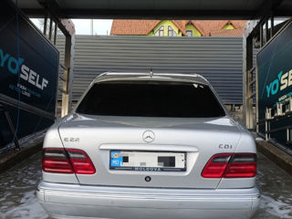 Mercedes E-Class foto 4