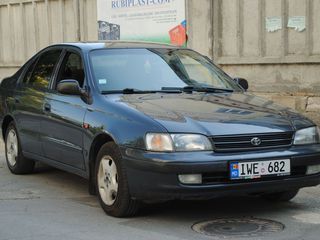 Toyota Carina foto 2