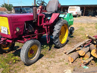 Vând tractort T25 cu toata tehnica.